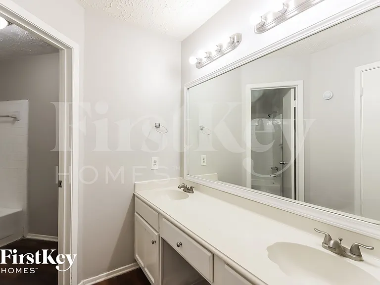 13323 Oak Ledge Dr — Photo 9