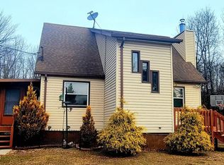 1245 Glade Dr, Long Pond, PA 18334