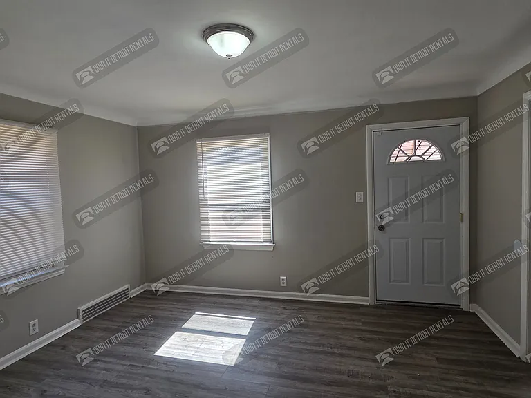 16461 Rossini Dr — Photo 4