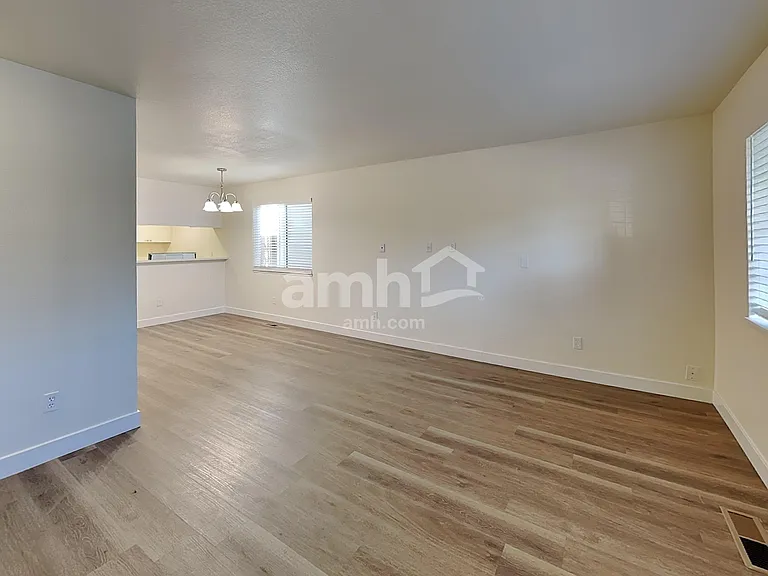 16957 SW Cashew Way — Photo 8
