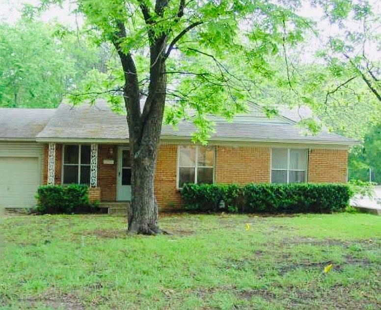 1st image of 619 Pecan Dr