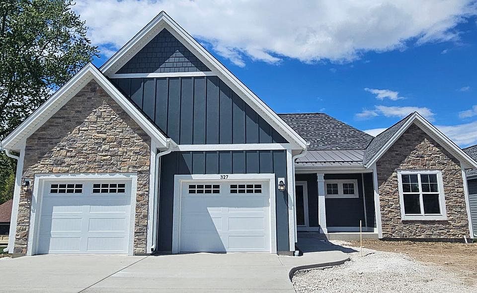 1st image of 327 Sandy CIRCLE