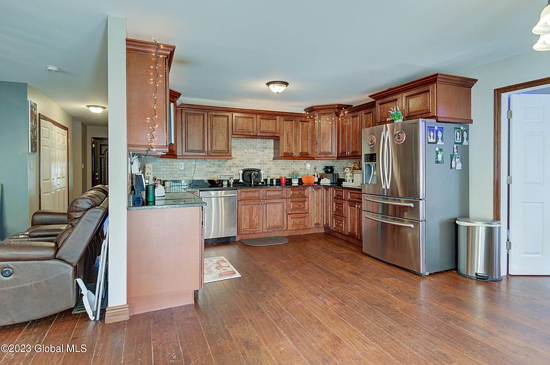 5th image of 53 McKinley Ave Avenue