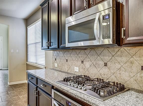5th image of 2720 Golfview Dr