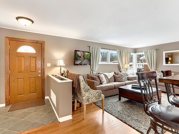 2nd image of 338 W Cheryl Ln