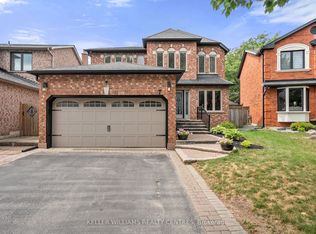 7 Mahogany Ct, Aurora, ON L4G 6M8