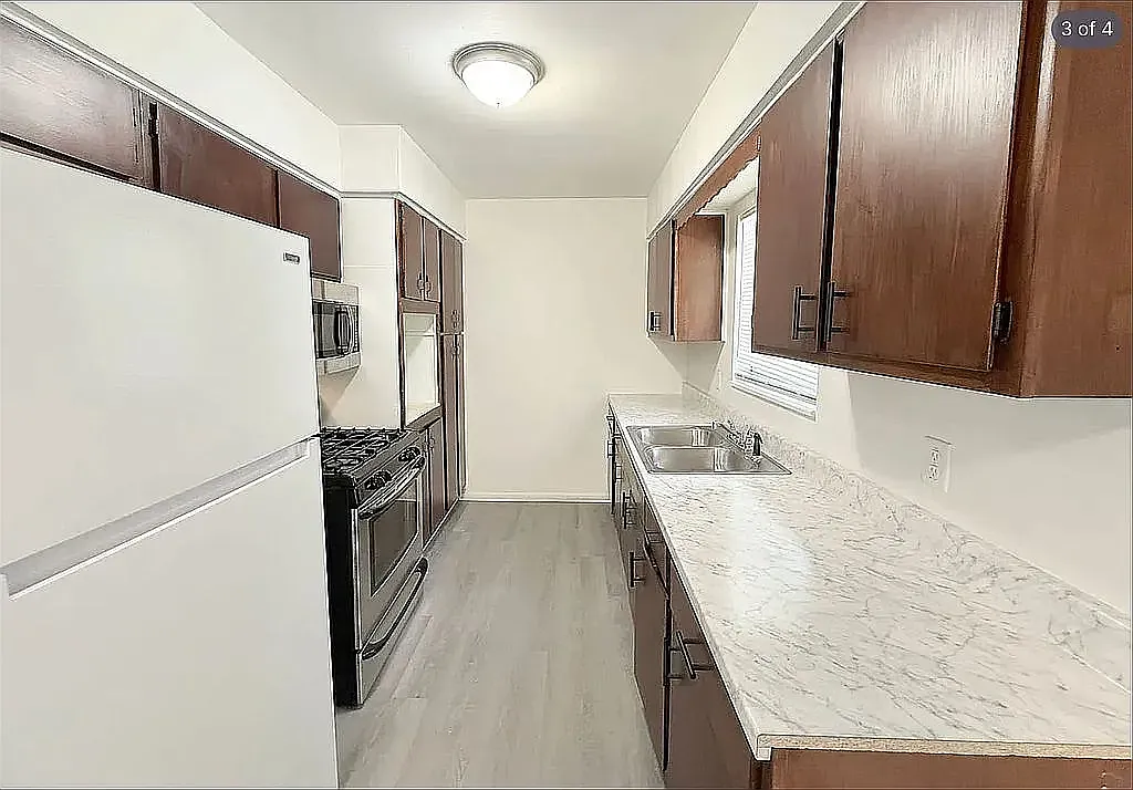 3 bed, 1.5 bath, 1000 sqft, $1,500 — Photo 2