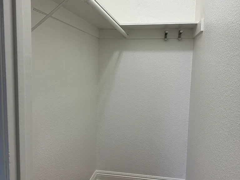 6620 Hazeltine Ave #110 — Photo 9