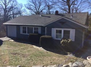 6 Edith Ln, Norwalk, CT 06851