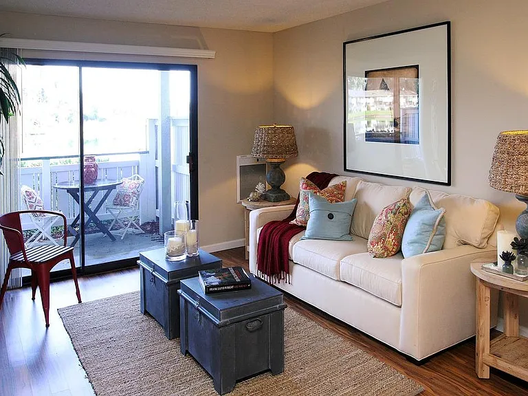 Beach Cove Apartments — Photo 10
