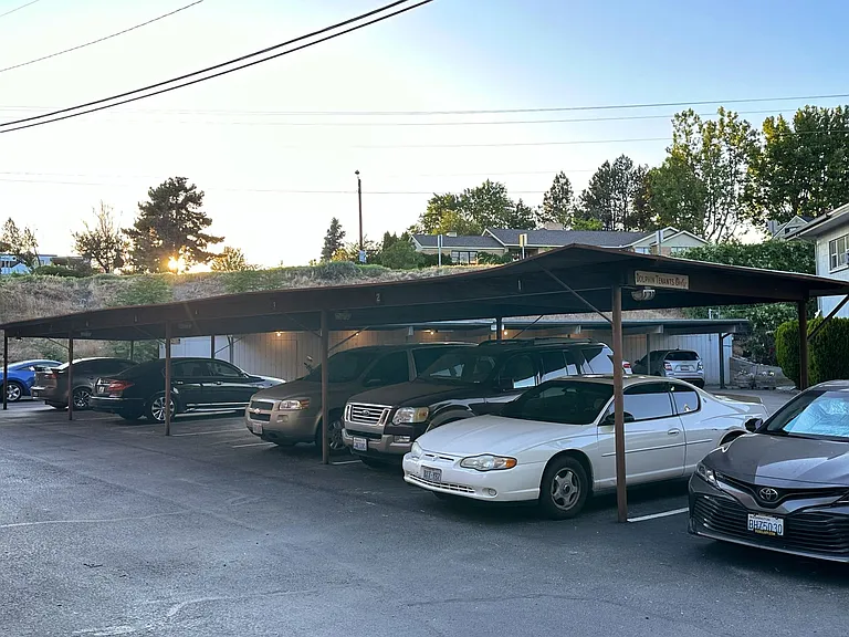 Dolphin Apartments: Leasing Specials! Great location in Kennewick — Photo 30