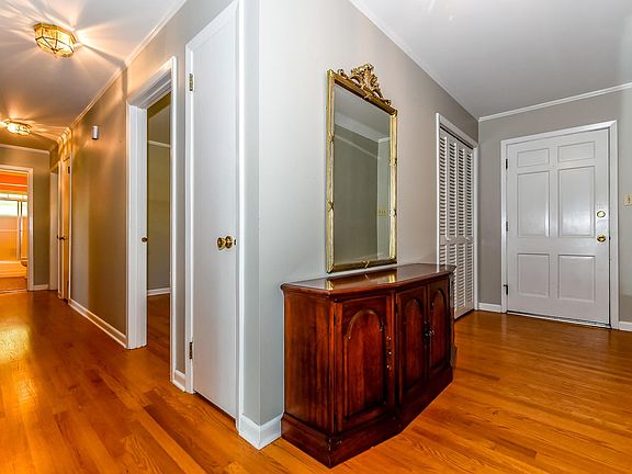 3rd image of 2940 NE Walkup Dr