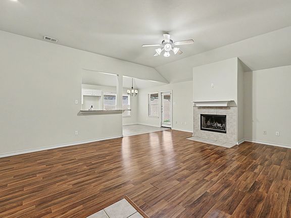 5th image of 1111 Meadowbrook Dr