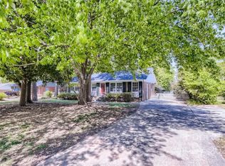 400 Vinecrest Dr, Matthews, NC 28105