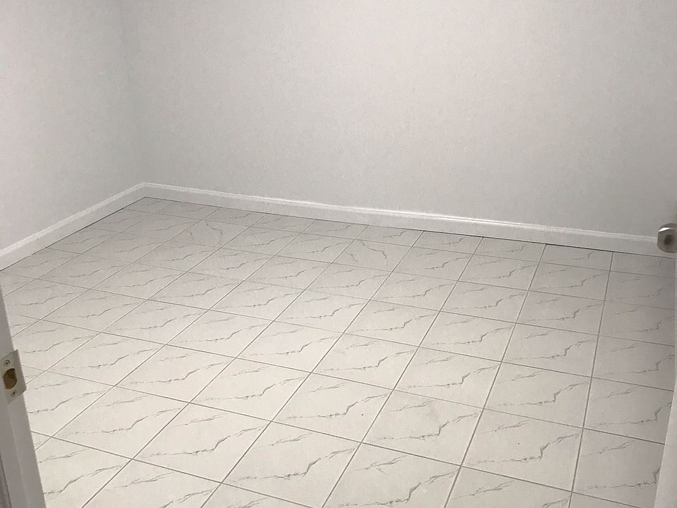 2nd image of 15328 78th Rd #Basement