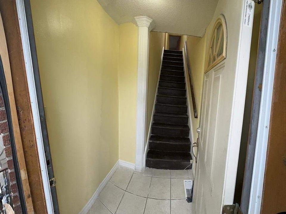 2nd image of 2609 Kingston Rd