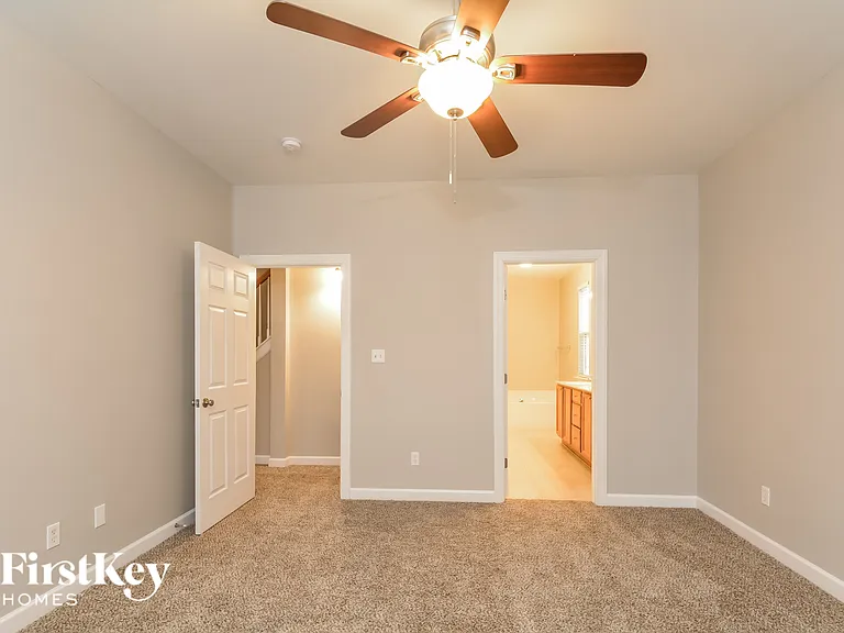 2123 Gillwell Ln — Photo 5