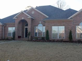 128 Fontainbleau Dr, Maumelle, AR 72113