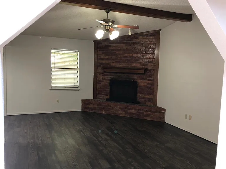 301 W Chantilly Way — Photo 5