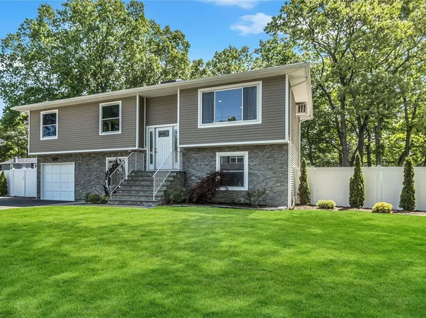 16 Springfield Avenue, Greenlawn, NY 11740