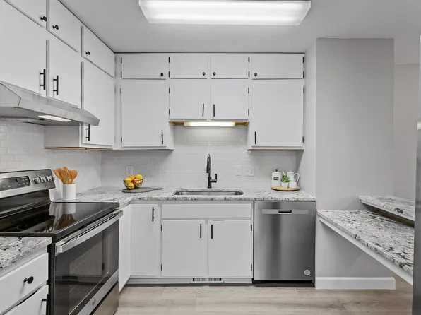 689 Desoto St, Saint Paul, MN 55130