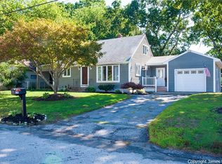 39 Barnes St, Smithfield, RI 02828