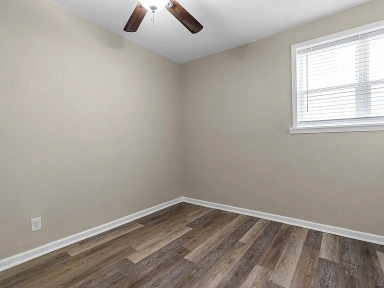3932 Missouri Ave — Photo 16