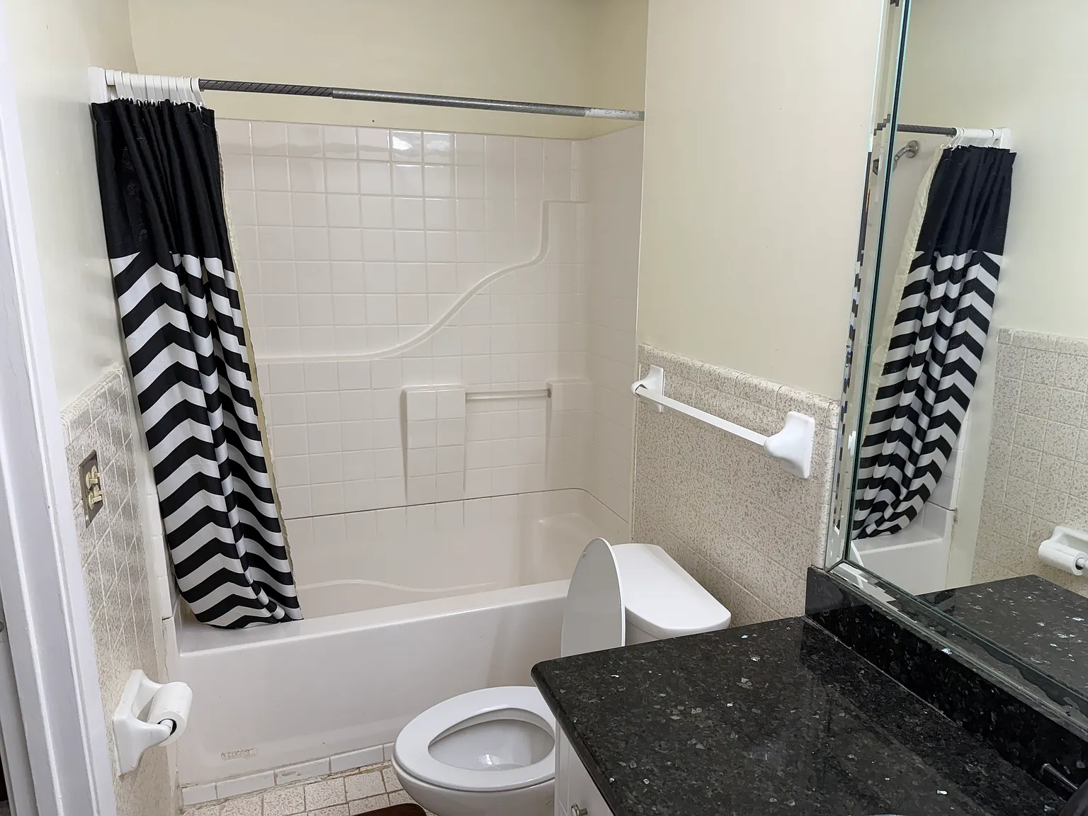 4 bed, 2750 sqft, $2,500 — Photo 4