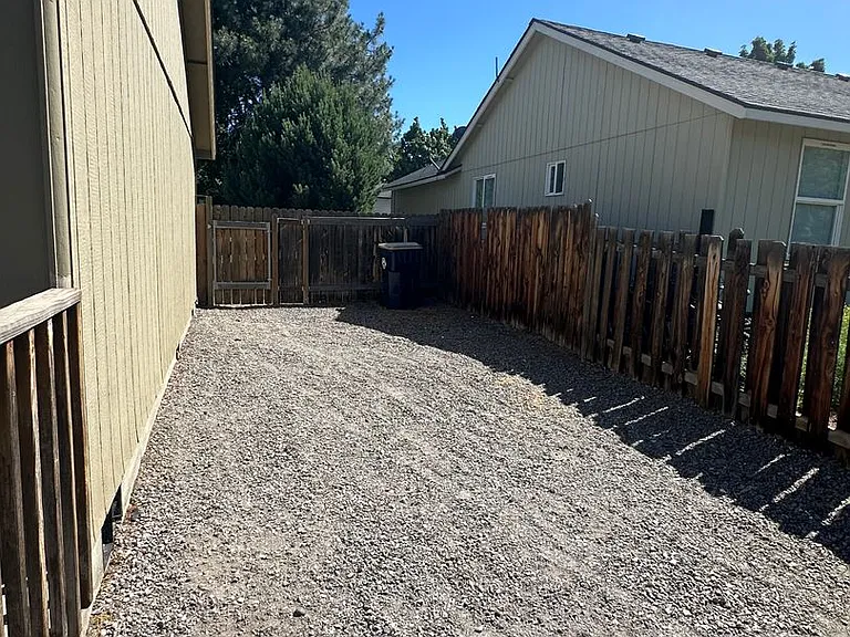 3025 SW Reindeer Ave — Photo 22
