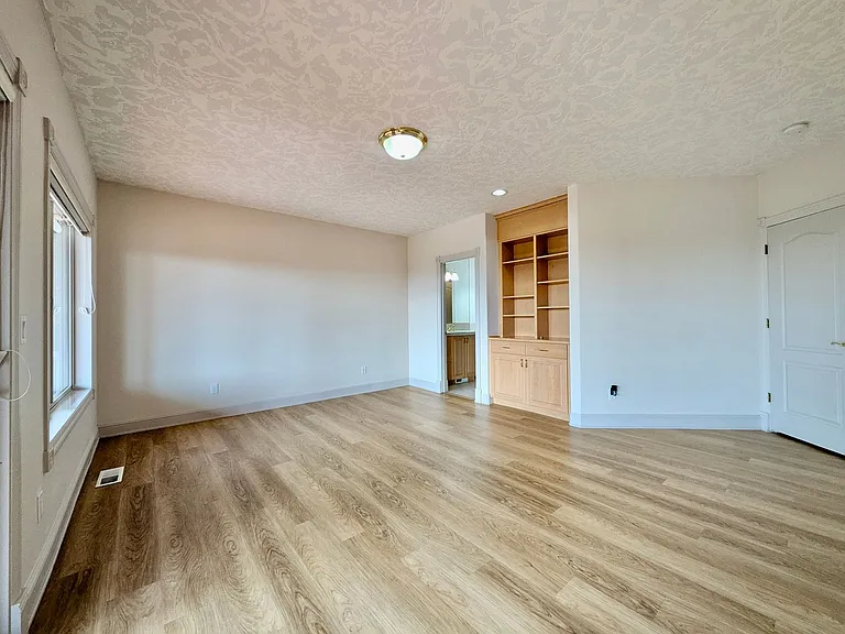 3014 NW Chapin Dr — Photo 51