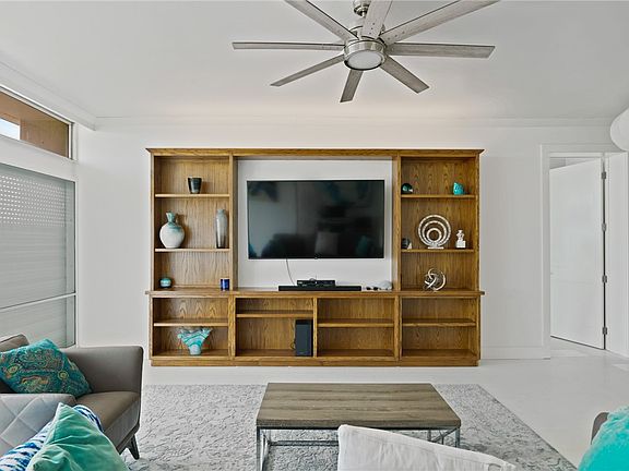 3rd image of 4600 Ocean Dr APT 1008