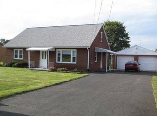 1858 Clearview St SE, East Sparta, OH 44626
