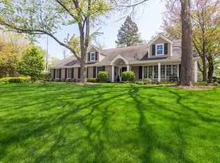 1333 Sleepy Hollow Rd, Glenview, IL 60025