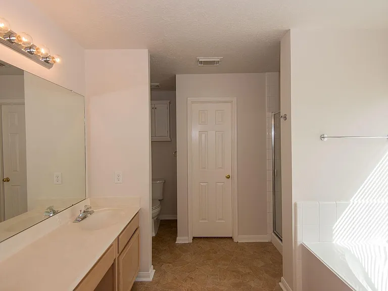 2207 Ames St — Photo 14