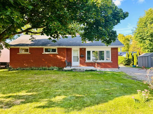 11 Marchant St, Aylmer, ON N5H 1V5