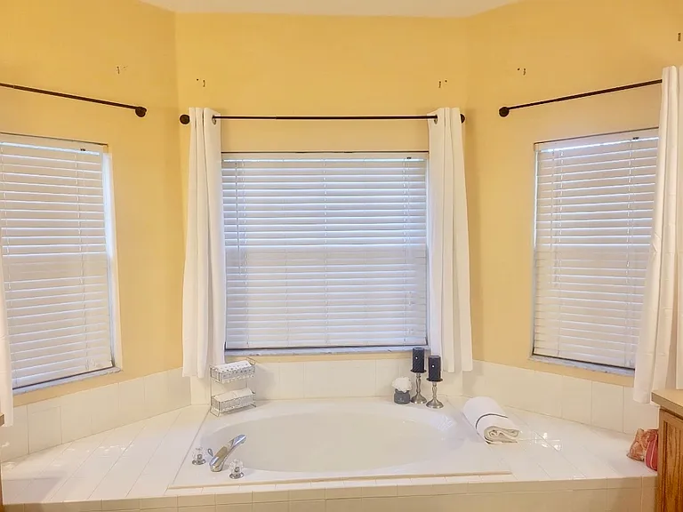 2483 Huron Cir — Photo 27