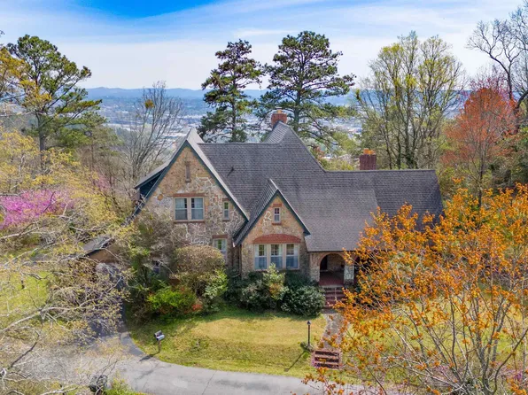 807 Bellevue Dr, Gadsden, AL 35904