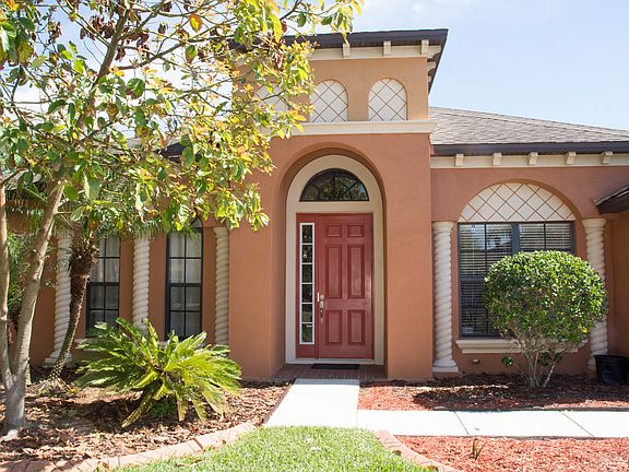 Bricked paved entry way