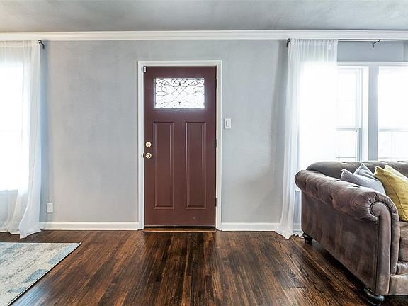 5th image of 1129 Dora St