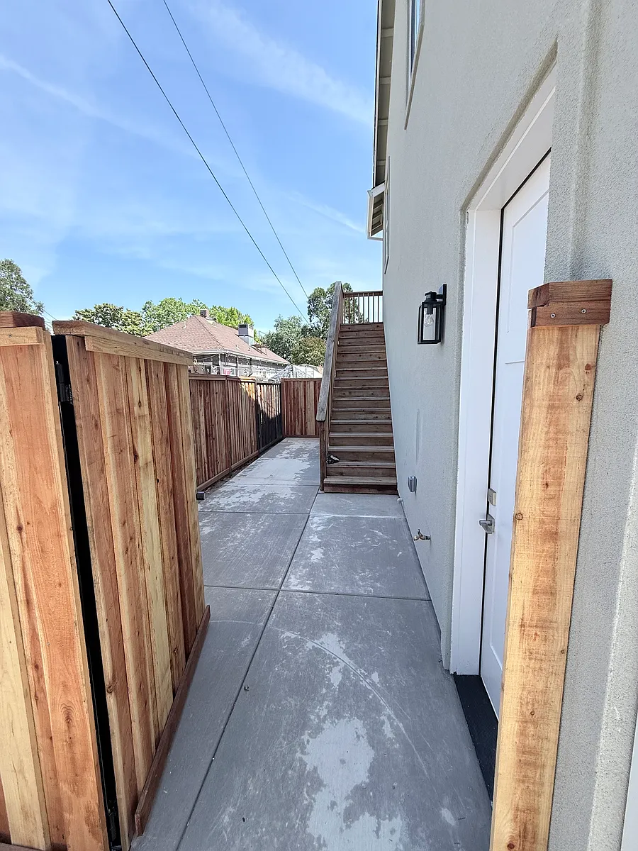 Entrance with Gate code door - 524 Royer St #A