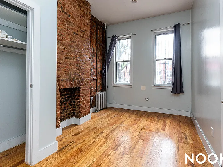 86 Menahan St #1R — Photo 6