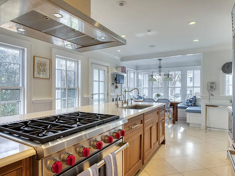 232 Hill St — Photo 14
