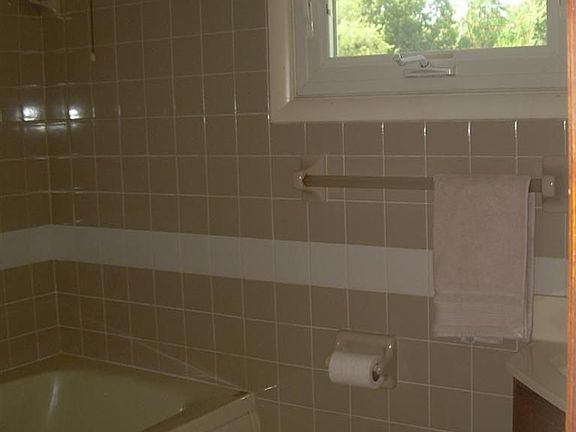 5th image of 811 Minota Ave