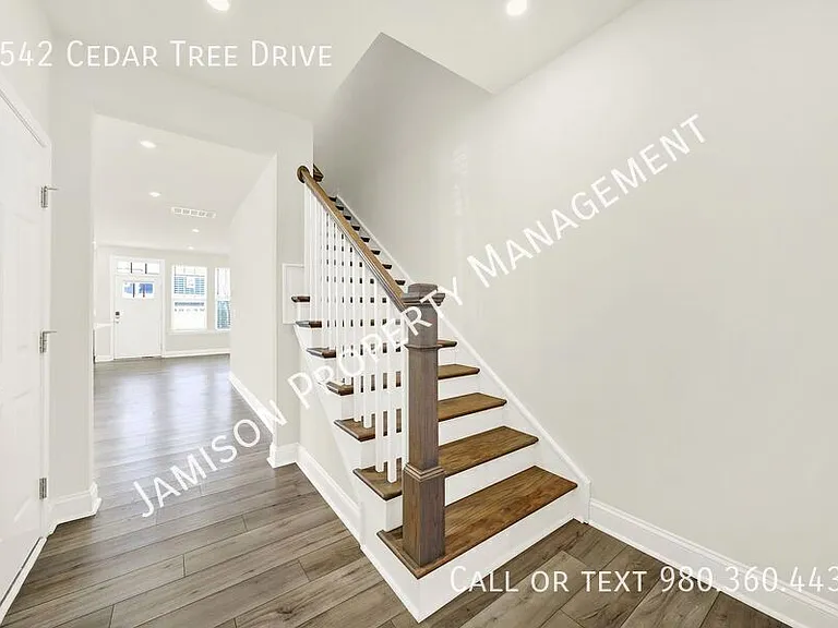 1542 Cedar Tree Dr — Photo 10