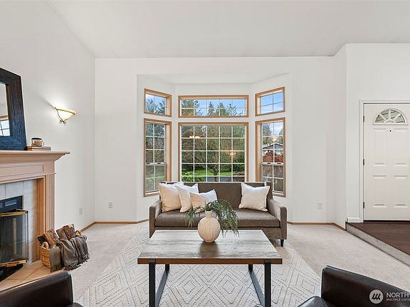 4th image of 10416 198th Avenue Ct E