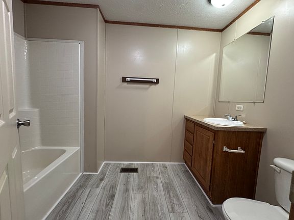 5th image of 373 Brookside Mnr