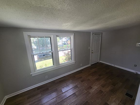 2nd image of 826 Gracey Ave