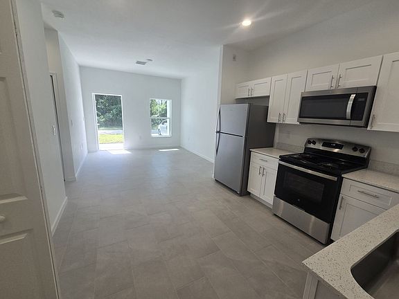 3rd image of 485 Tweed Ct