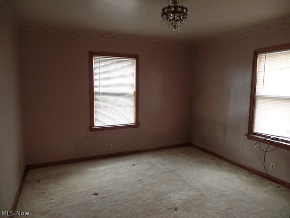 5th image of 8265 Bear Rd SE