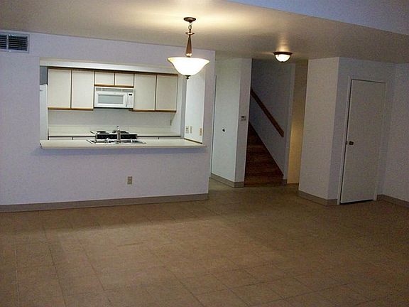 4th image of 3903 Sunrise Dr #16